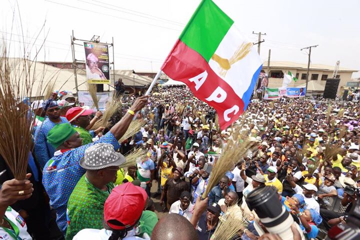 Supporters of Akinwunmi Ambode at the rally