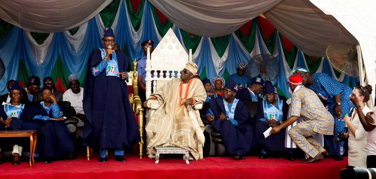 Ambode joins APC Presidential Campaign Train to visit Oba Rilwan Akiolu