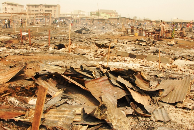 Mr. Akinwunmi Ambode today paid a visit to the Oko-Baba residents in Ebute-Metta,to condole with them following the fire incident that razed the area