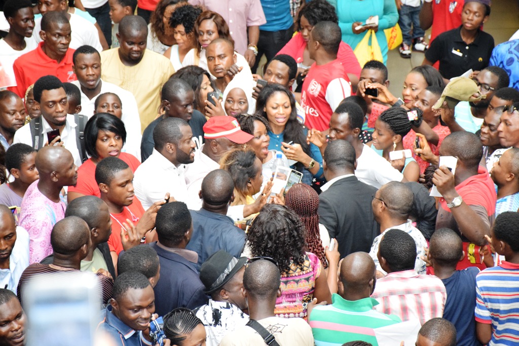 Akinwunmi Ambode got an Amazing Reception from Lagosians at Ikeja Mall