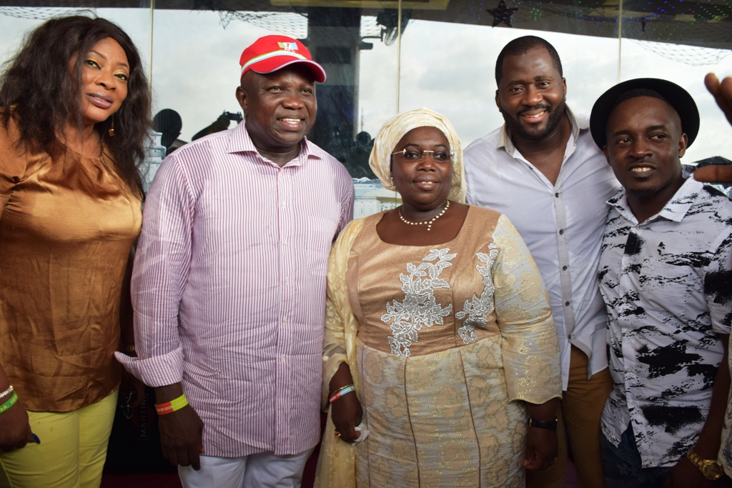 Akinwunmi Ambode got an Amazing Reception from Lagosians at Ikeja Mall
