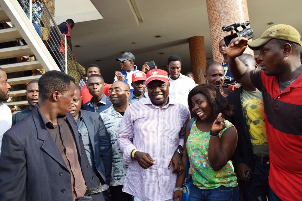 Akinwunmi Ambode got an Amazing Reception from Lagosians at Ikeja Mall