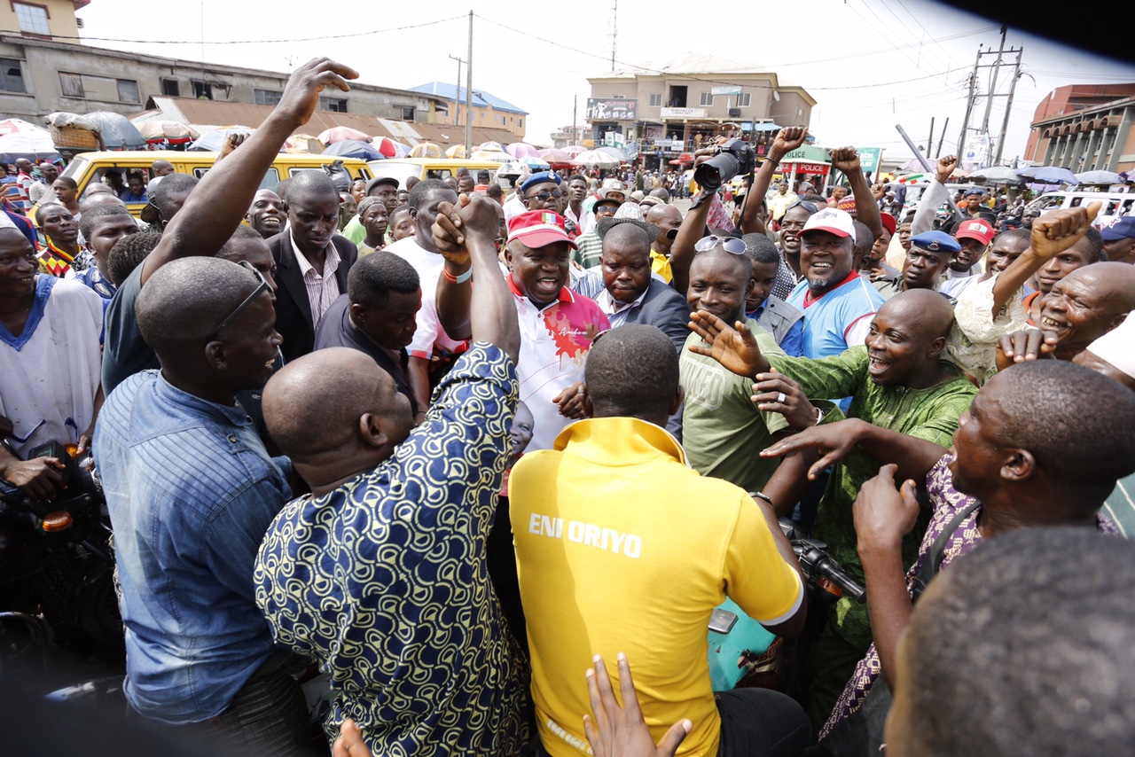 Akinwunmi Ambode on Roadshow in Ajegunle
