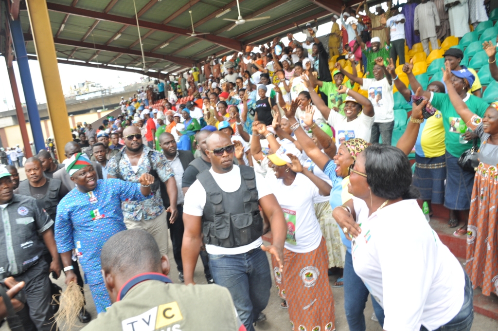 A Cross Section of Market Women and Men Showing their Love for Ambode at the Event