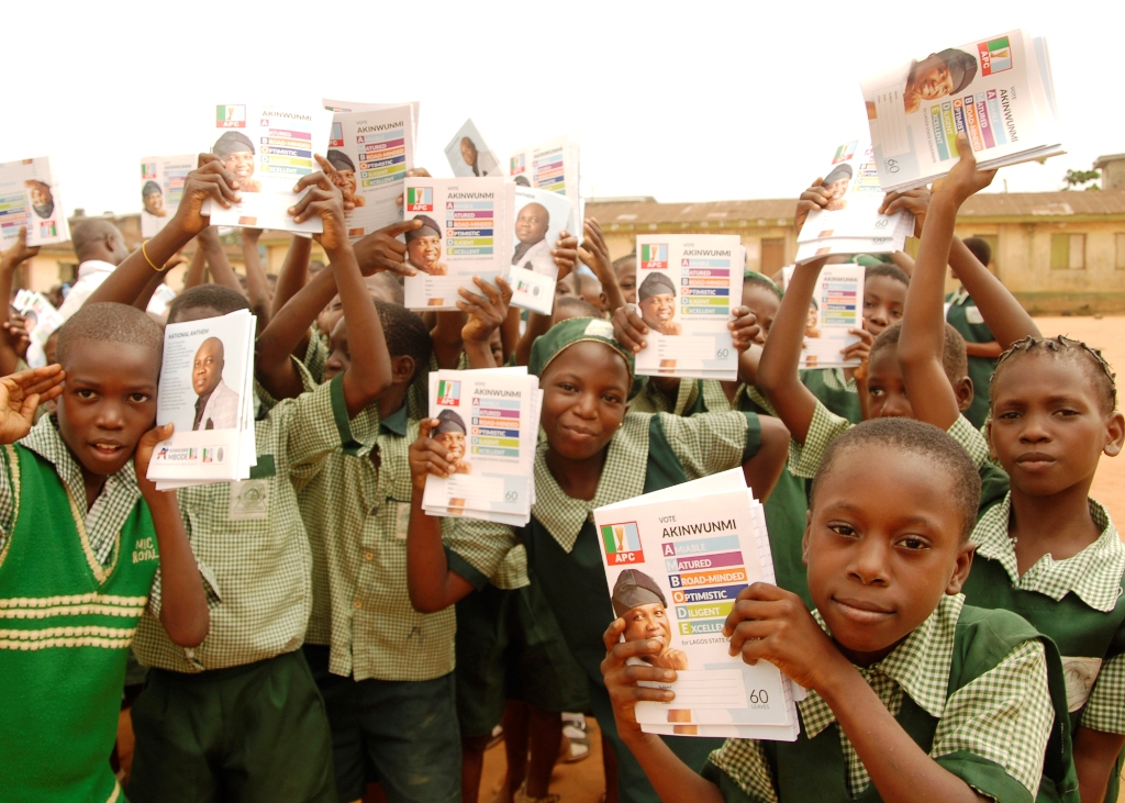 Akinwunmi Ambode's Book Distribution Continues...