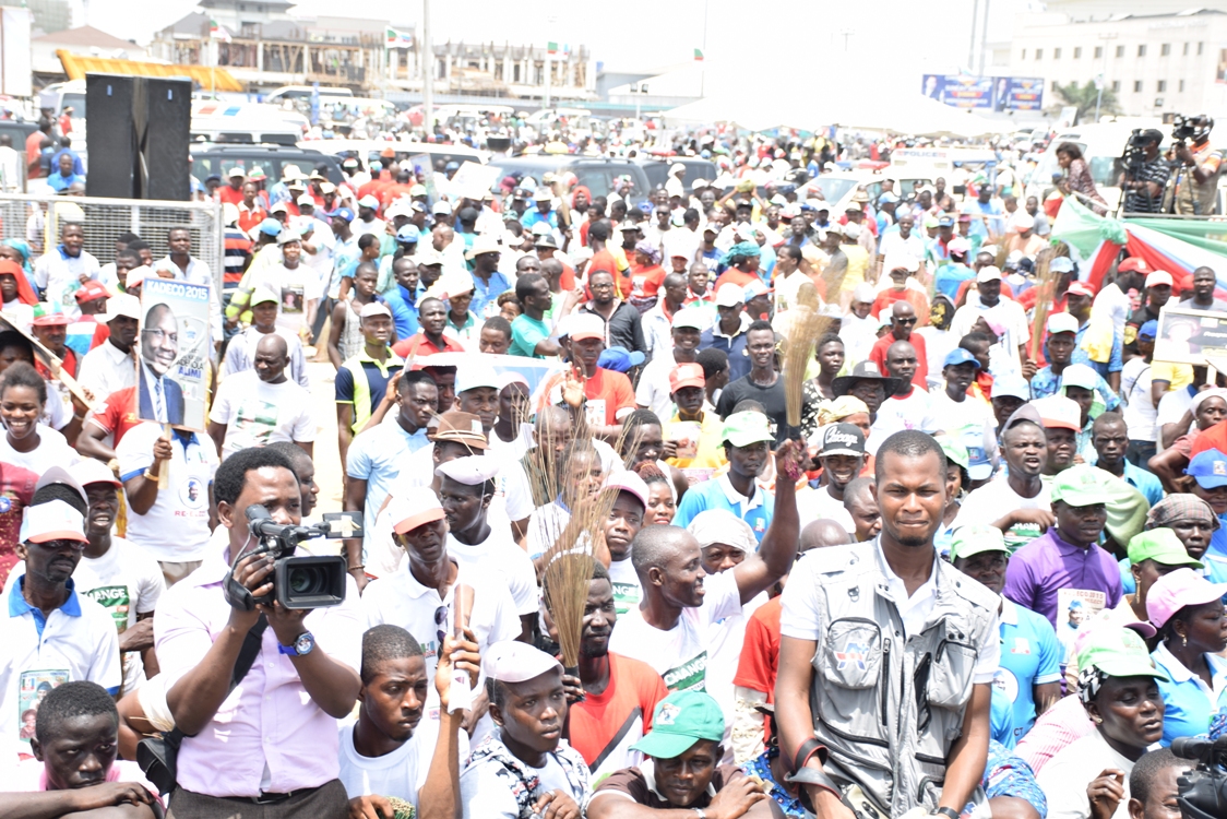 A Cross Section of Electorates showing their Love for Ambode at Eti-Osa
