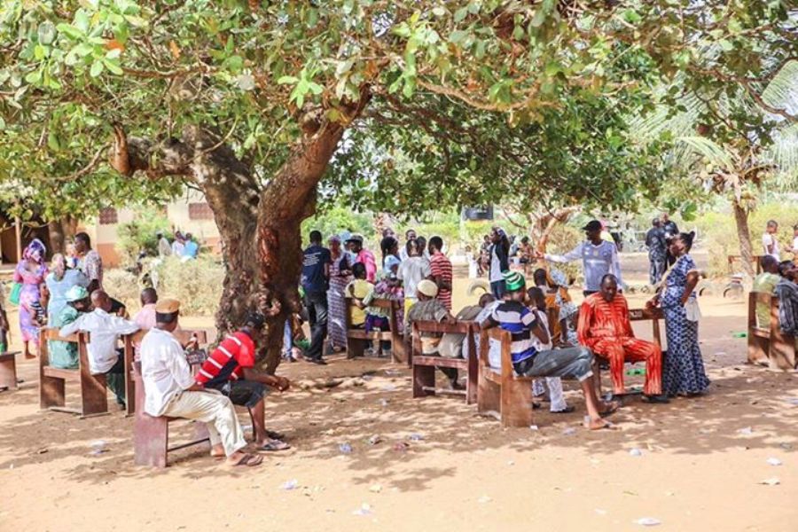 Voters Waiting For INEC Officials Who are Yet to Arrive their Polling Centre