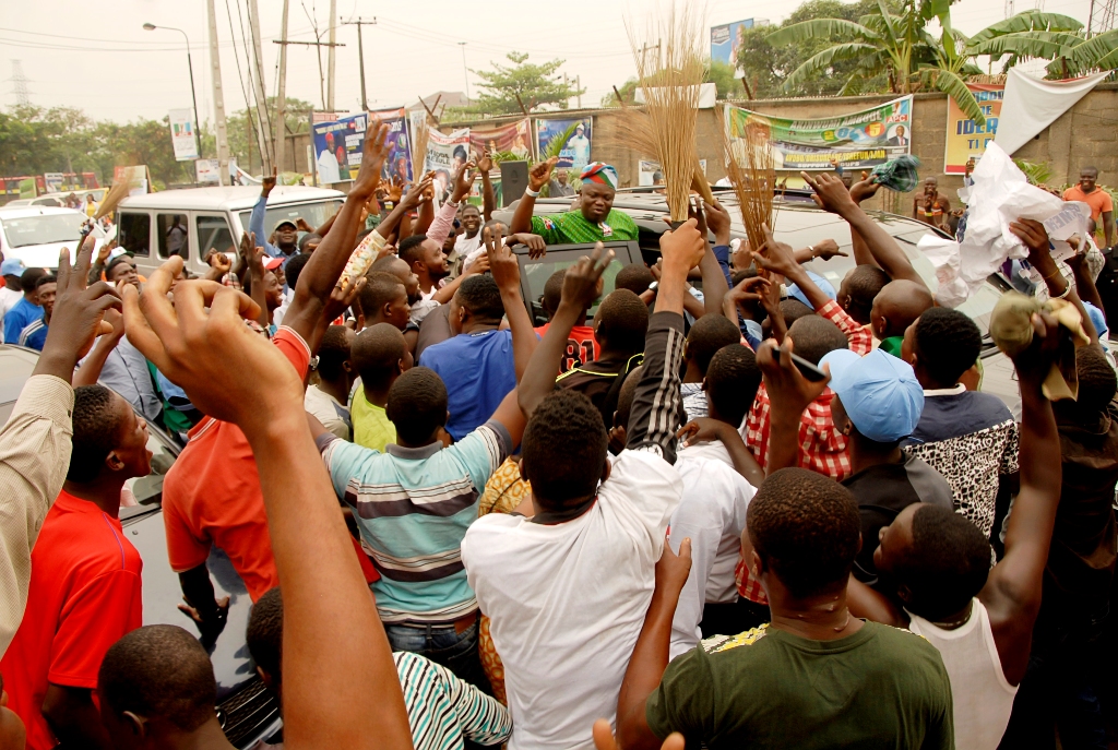 Supporters Throng Ambode's Office To Celebrate APC Victory